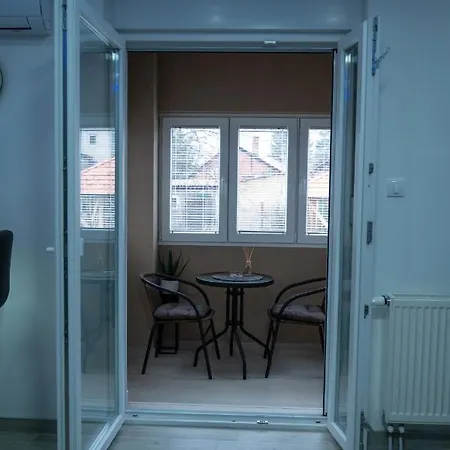 Oniks Apartment *